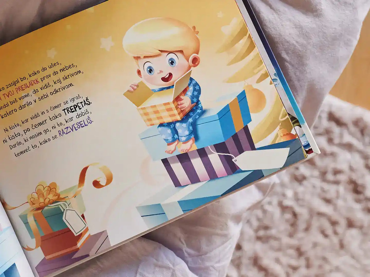 Una simpatica illustrazione dal libro di Natale di Urrà Eroi per bambini