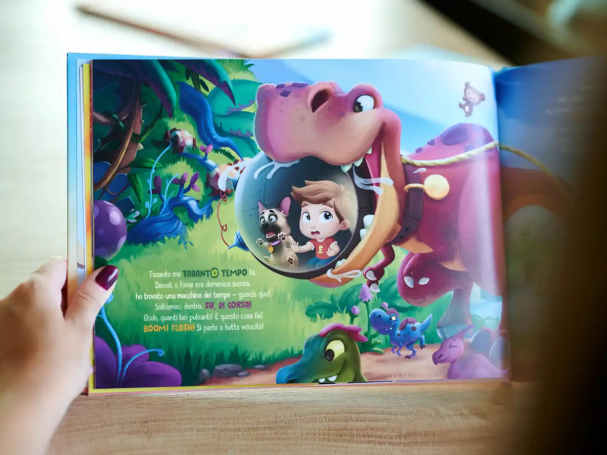 Cani e gatti possono essere personalizzati in questo libro per animali Urra Eroi.