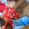In questo meraviglioso libro di Natale personalizzato, immergete uno o due bambini nella magia delle feste.