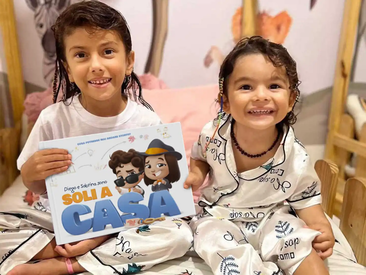 "Amy e Tommy sono soli in casa" è il miglior regalo personalizzato per fratelli.